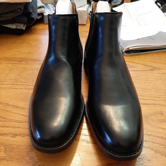 Man's shoes - Picture 9 of 9